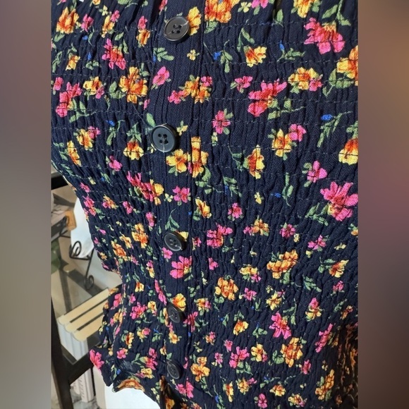 NWT LOST + WANDER PARTY TIL' DAWN SMOCKED FLORAL PRINT TIE STRAP CROP TOP SIZE M - Picture 4 of 10